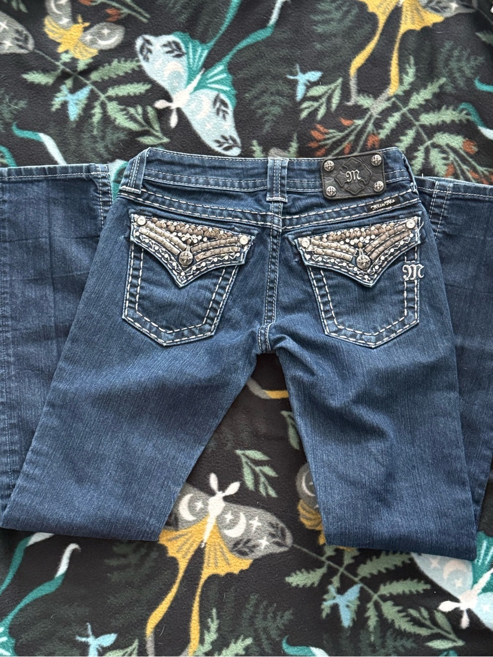 Miss Me Straight Jeans Med Wash Rhinestone Flap Pocket Size 26